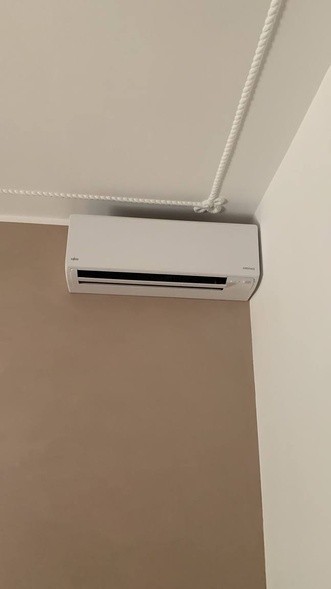 Split a parete Fujitsu Airstage installato da Ventu Impianti